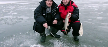 Рыбалка по перволедью: ловля окуня и плотвы на безнасадку